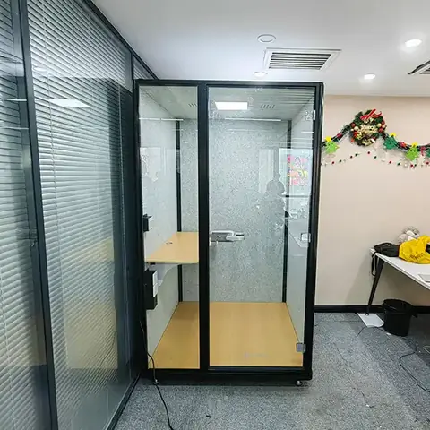 s129-soundproof-office-work-booth-pod-room-photo-1